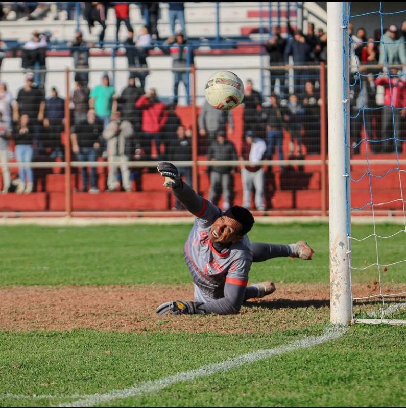 Goleiro Sidão virou peça-chave do Atlético Catarinense