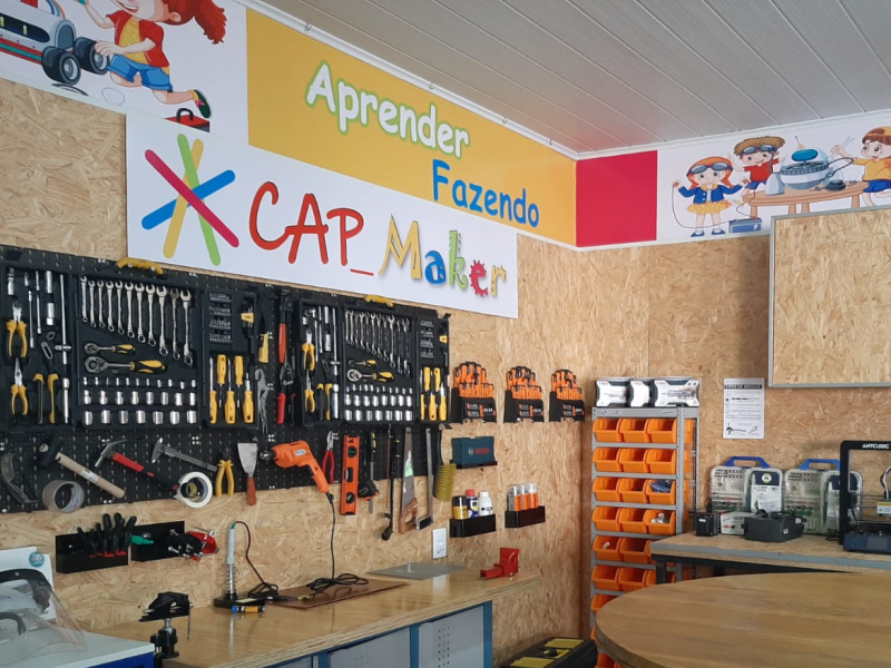 A mais nova sensa&ccedil;&atilde;o&nbsp;do Col&eacute;gio Ant&ocirc;nio Peixoto&nbsp;&eacute; um ambiente&nbsp;maker&nbsp;– Foto: Divulga&ccedil;&atilde;o/Col&eacute;gio Ant&ocirc;nio Peixoto