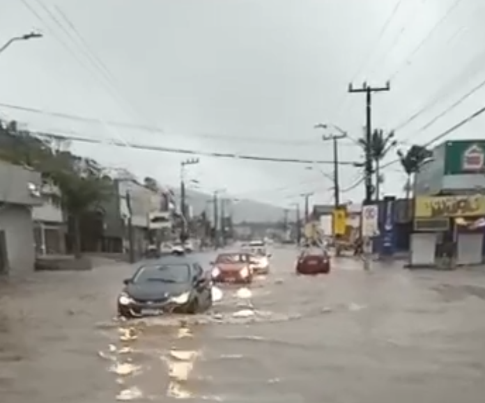 Chuva causa fechamento da rodovia SC-405 nesta quarta-feira (10) – Foto: Reprodu&ccedil;&atilde;o V&iacute;deo/GMF/ND