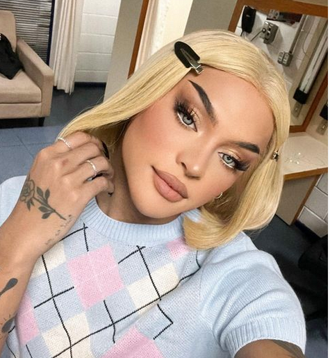 Para aqueles que acharam que as nail art tinham limites, depois que você conferir essa vai ver que ela pode ir além e há quem goste de ousar e muito!