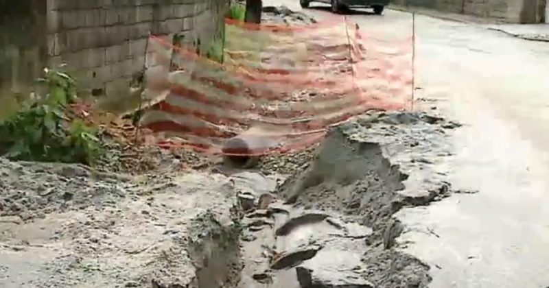 Paralisa&ccedil;&atilde;o das obras na rua Man&eacute; Vicente preocupa moradores de Florian&oacute;polis – Foto: Reprodu&ccedil;&atilde;o/NDTV RecordTV