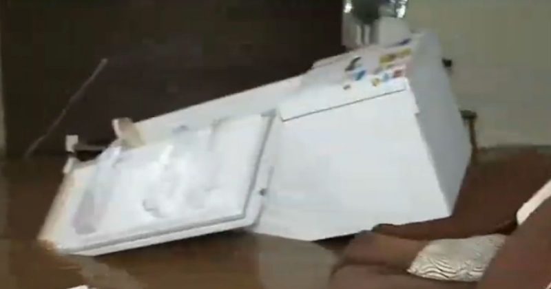 Fam&iacute;lias de Florian&oacute;polis recebem aux&iacute;lio ap&oacute;s terem casas interditadas pela Defesa Civil – Foto: Reprodu&ccedil;&atilde;o/NDTV RecordTV