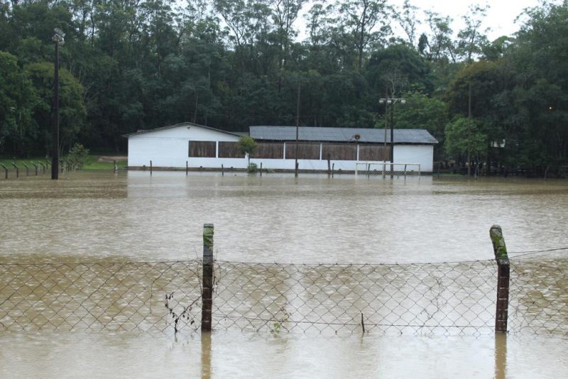 Estragos provocados pelas chuvas em Crici&uacute;ma – Foto: Nat&aacute;lia Canella/Divulga&ccedil;&atilde;o/ND