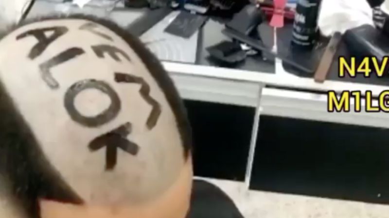 Morador fez corte de cabelo inusitado no aguardo do show – Foto: Navegantes Mil Grau/GG Damp/Reprodu&ccedil;&atilde;o/ND