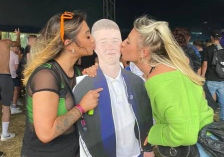 Ashleigh (&agrave; direita) e ‘Ben’, seu irm&atilde;o – Foto: Reprodu&ccedil;&atilde;o/Facebook/ND