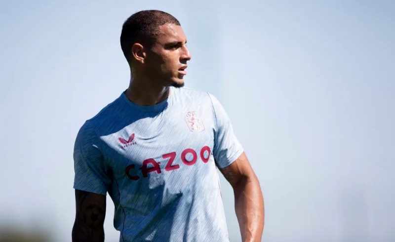 Diego Carlos deve perder o restante da temporada – Foto: Aston Villa/Divulga&ccedil;&atilde;o