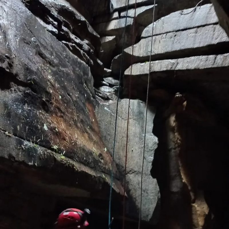 Resgate foi considerado complexo e reuniu bombeiros de Vitor Meireles e Presidente Get&uacute;lio – Foto: Divulga&ccedil;&atilde;o/Bombeiros Volunt&aacute;rios de Vitor Meireles/ND