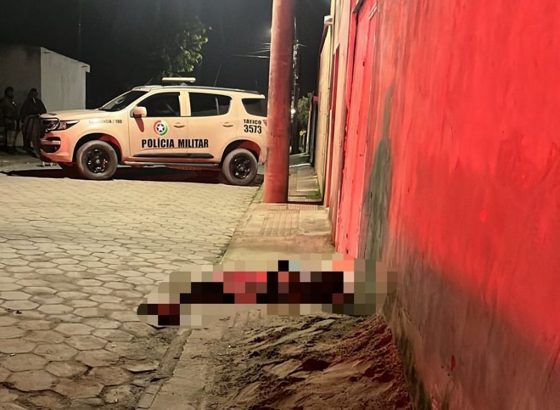 Homem &eacute; morto a tiros por dois caras em uma moto no munic&iacute;pio de Palho&ccedil;a, na Grande Florian&oacute;polis – Foto: PM/Reprodu&ccedil;&atilde;o/ND