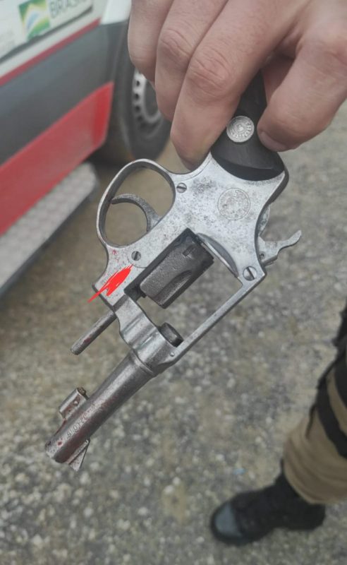 Arma foi utilizada por um dos criminosos na cena do crime – Foto: PM/Divulga&ccedil;&atilde;o/ND