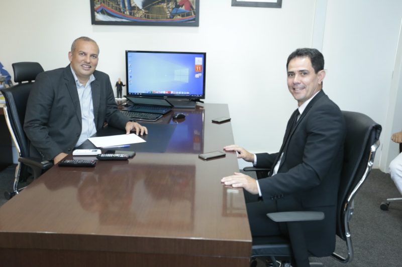 Eur&iacute;pedes J&uacute;nior (esq) volta a comandar o Pros at&eacute; o fim da disputa judicial com Marcus Holanda – Foto: Reprodu&ccedil;&atilde;o/@euripedesjrpros/ND