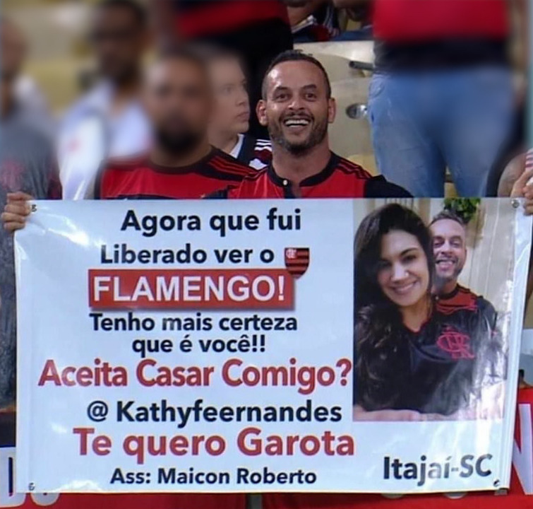 Conheça o morador de Itajaí que fez pedido de casamento em jogo do