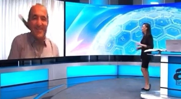 Gato dá tapa na cara de comentarista ao vivo