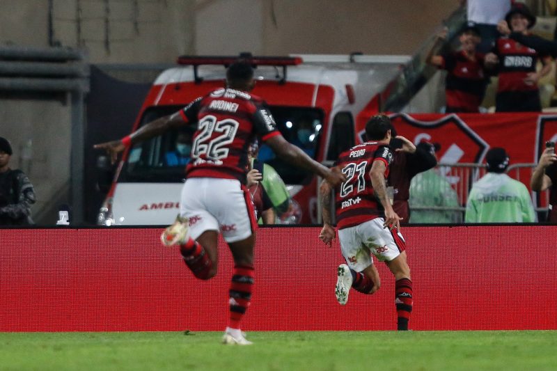 Pedro e Rodinei comemoram o gol do Flamengo – Foto: Gilvan de Souza/Flamengo