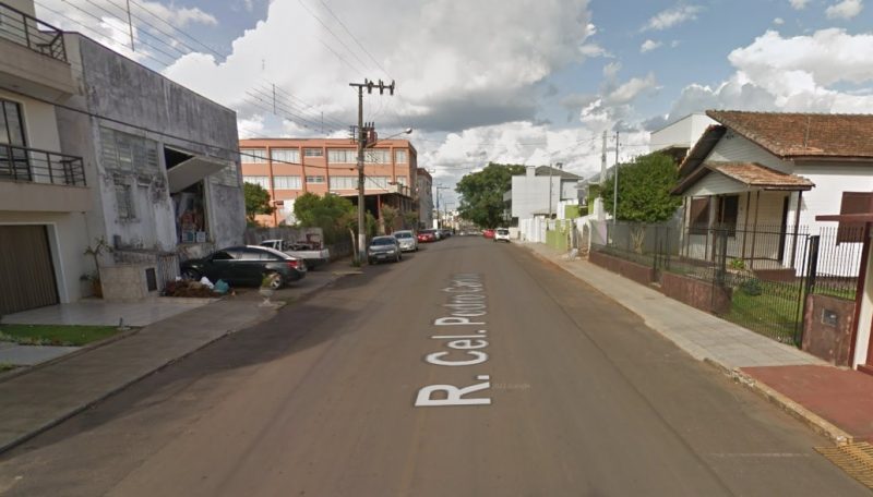 Caminhonete estava estacionada na rua Coronel Pedro Carlos, no Bairro S&atilde;o Sebasti&atilde;o. – Foto: Google Street View/Reprodu&ccedil;&atilde;o/ND