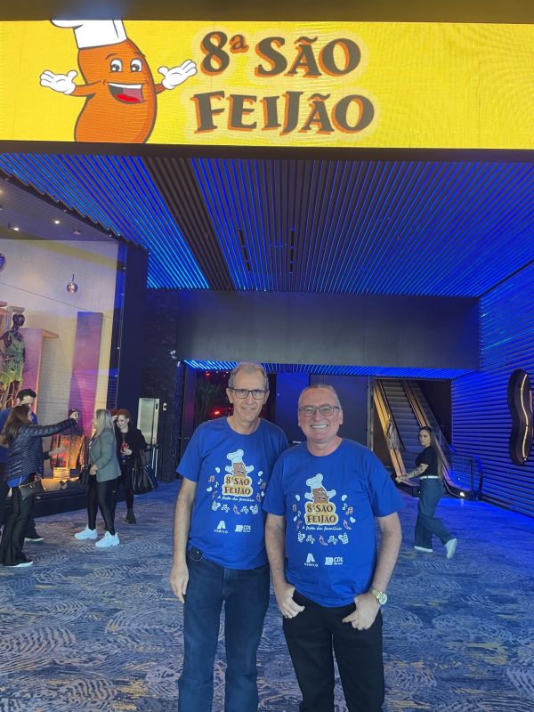 Leones Monego, gerente corporativo da AEMFLO e CDLSJ e o Presidente Jos&eacute; Marciel Neis – Foto: Moacir Pereira