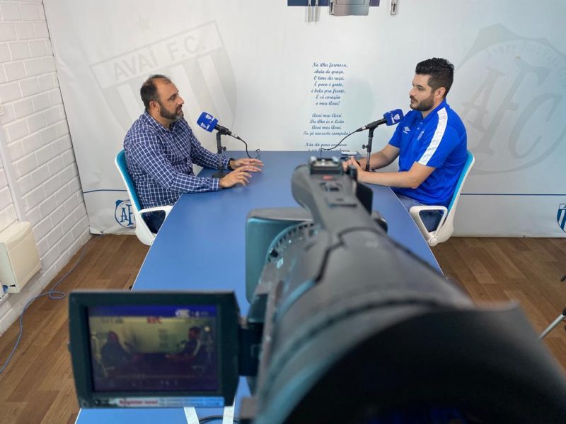 Fantick em entrevista para o programa Seu Belo Passado. – Foto: Ava&iacute; FC/divulga&ccedil;&atilde;o