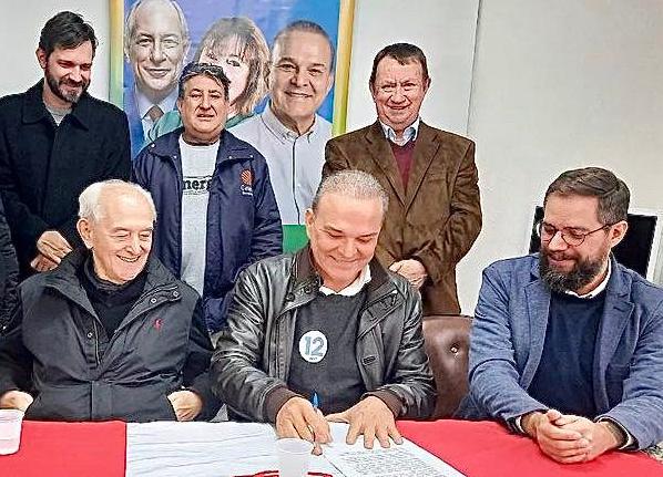 Jorge Boeira assinou carta de compromisso com a Celesc p&uacute;blica – Foto: Divulga&ccedil;&atilde;o/ND