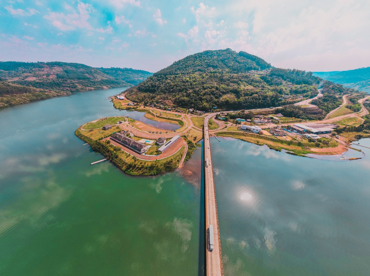 Vista área do Porto Goio-Ên, onde há algumas atrações turísticas - Luis Debiasi/@SouBemChapeco/ND