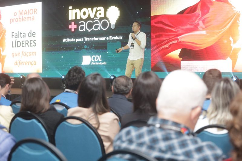 O palestrante Marcos Scaldelai durante o Inova+A&ccedil;&atilde;o – Foto: Luciano Nunes/CDL de Florian&oacute;polis
