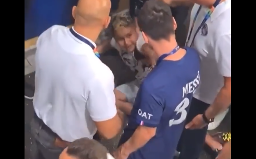 Messi age para evitar trucul&ecirc;ncia de seguran&ccedil;as – Foto: Reprodu&ccedil;&atilde;o Twitter