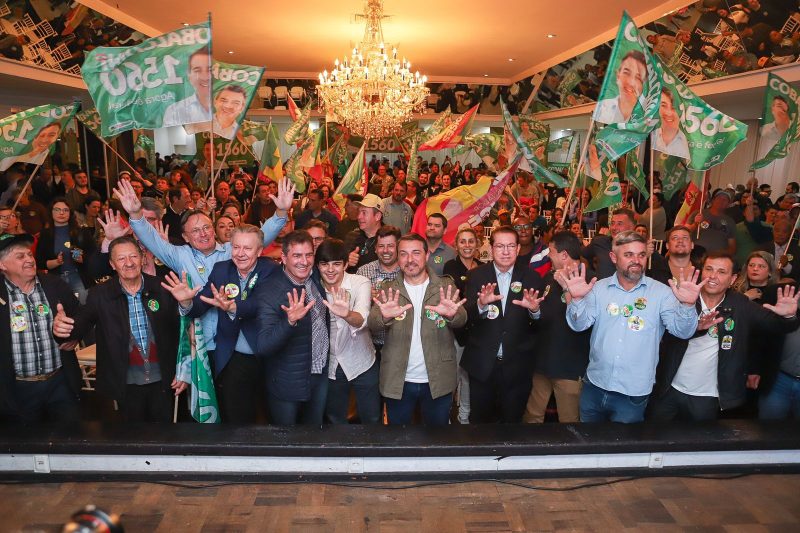 Governador Mois&eacute;s no evento de lan&ccedil;amento da candidatura de Valdir Cobalchini – Foto: Divulga&ccedil;&atilde;o/ND