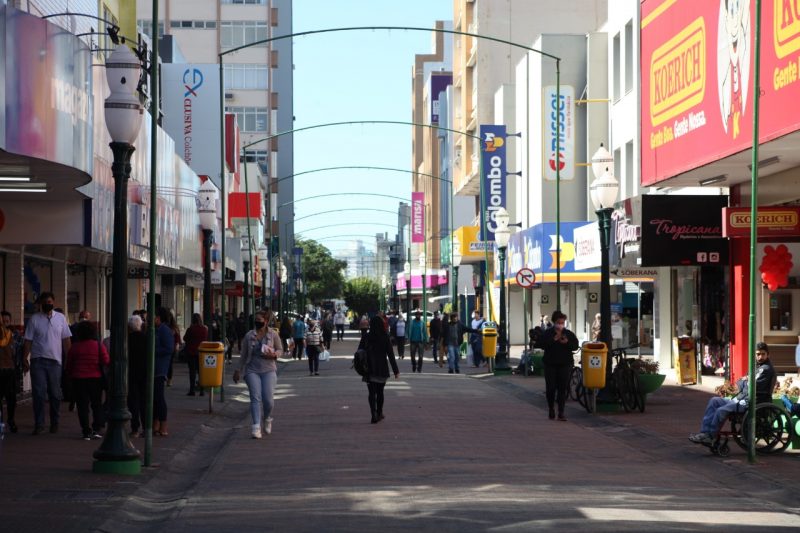Rua Herc&iacute;lio Luz &eacute; a principal via comercial de Itaja&iacute; – Foto: SECOM Itaja&iacute;/Divulga&ccedil;&atilde;o/ND