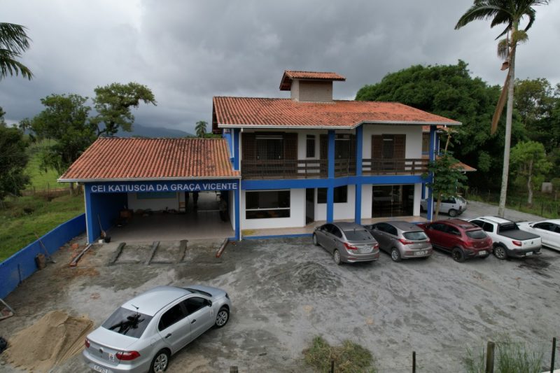 Novo CEI no bairro Campeche presta homenagem &aacute; professora que foi v&iacute;tima da Covid-19 – Foto: SECOM Itaja&iacute;/Divulga&ccedil;&atilde;o/ND