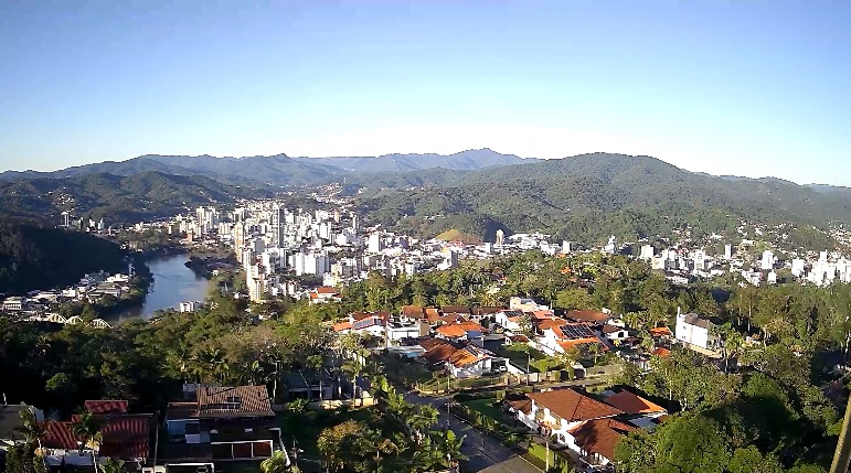Cidades do Vale do Itaja&iacute; registraram temperaturas pr&oacute;ximas de 0&deg;C – Foto: NDTV