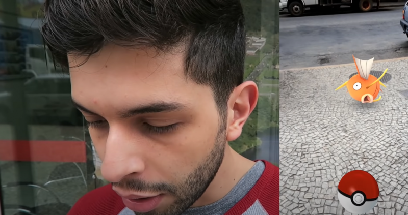 Ca&ccedil;ar pok&eacute;mons pela cidade era moda no lan&ccedil;amento do jogo – Foto: Reprodu&ccedil;&atilde;o/YouTube/ND