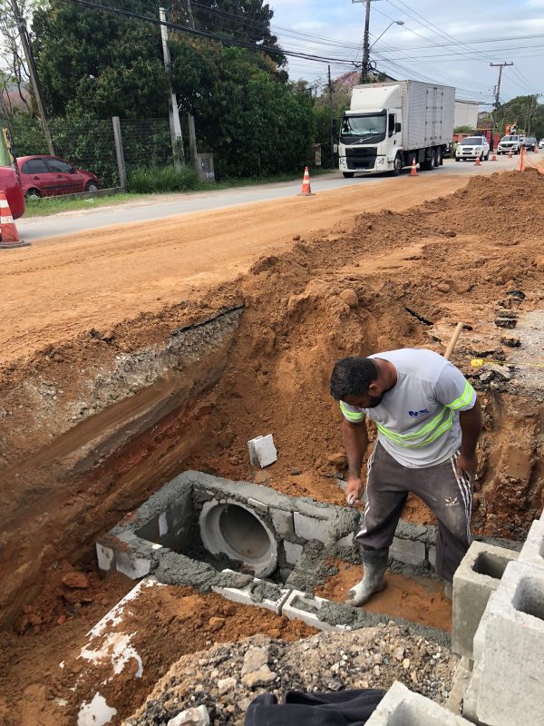 Tr&acirc;nsito na SC-406 ficar&aacute; em meia pista at&eacute; 17h, de segunda &agrave; sexta – Foto: Divulga&ccedil;&atilde;o/PMF/ND