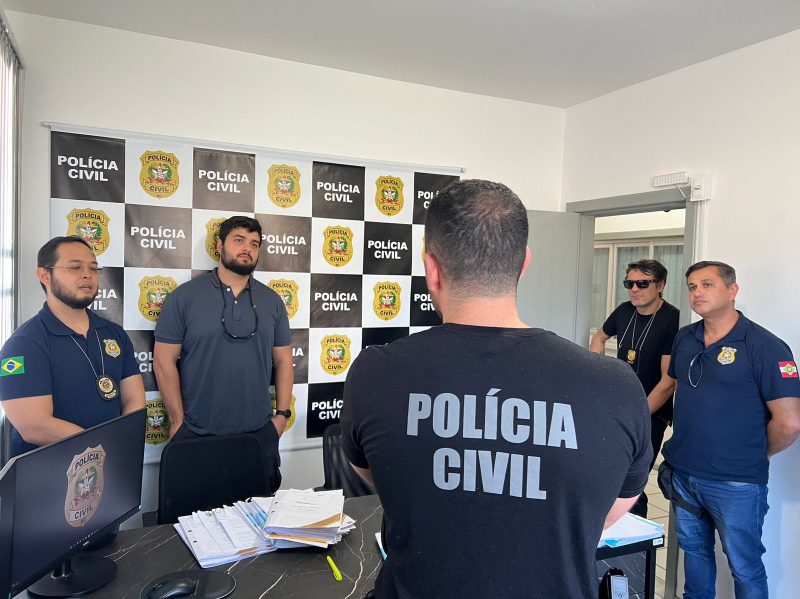 Suspeito foi interrogado na delegacia, onde alegou ter ficado apenas “um ou dois dias” no grupo durante a pandemia – Foto: Pol&iacute;cia Civil/Divulga&ccedil;&atilde;o/ND