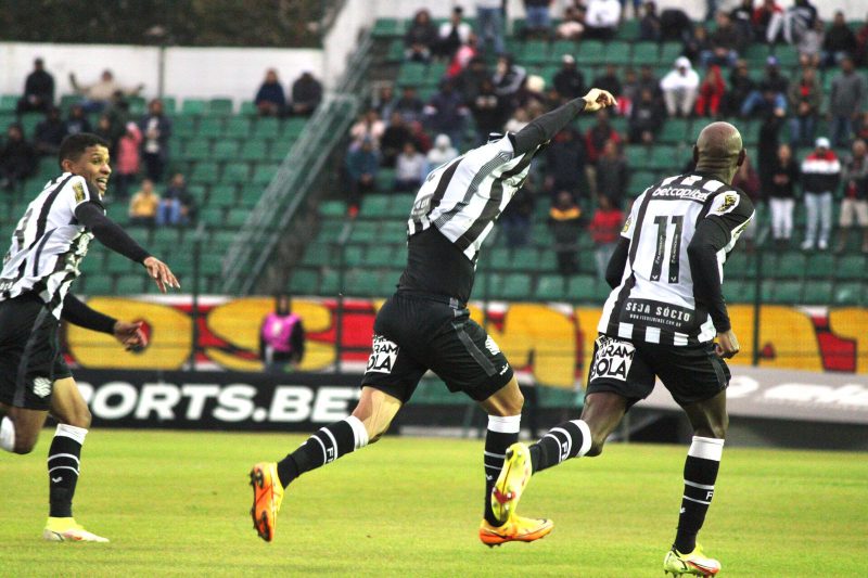 Figueirense atropelou o Vit&oacute;ria no jogo do turno – Foto: Patrick Floriani/FFC