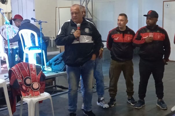 Agnaldo Liz, uma carreira vitoriosa no futebol profissional com diretores do Flazimba – Foto: Masters do Figueirense/divulga&ccedil;&atilde;o/ND