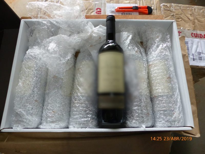 Os vinhos eram de origem da Argentina e por meio de descaminho. – Foto: Pol&iacute;cia Federal/ND