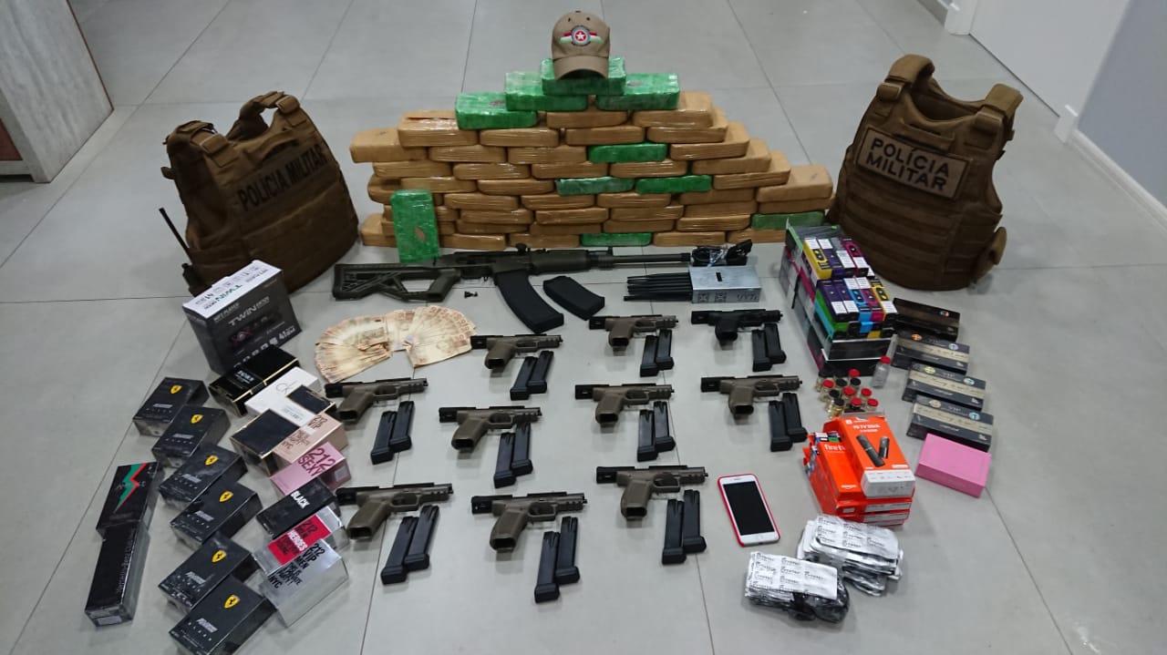 Police found 10 9mm handguns, as well as a 12-gauge shotgun - FTPD/ND.