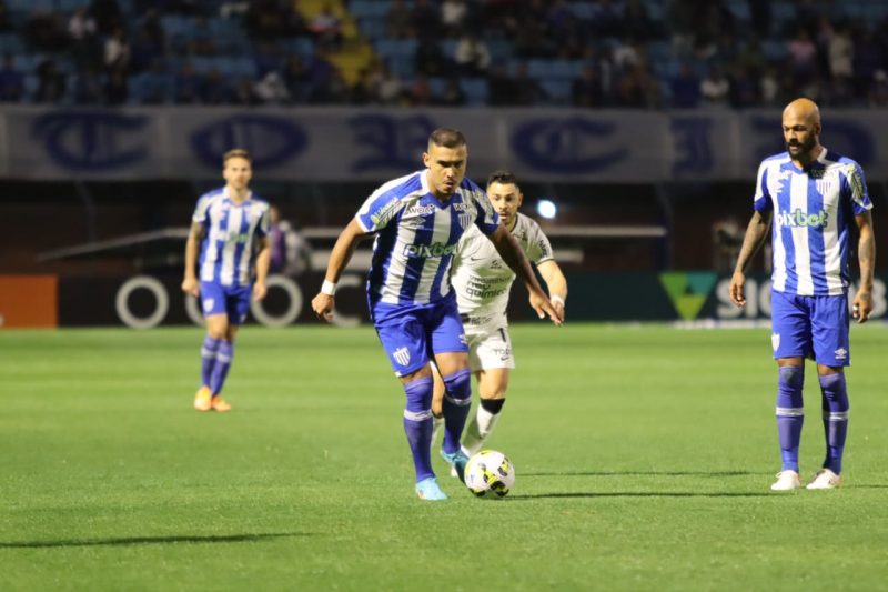 Mais uma vez o Ava&iacute; abre o placar e depois cede espa&ccedil;o para os advers&aacute;rios. – Foto: Frederico Tadeu/Ava&iacute; FC/Divulga&ccedil;&atilde;o/ND