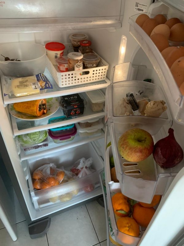 “Eu como o b&aacute;sico da comida brasileira: p&atilde;o, ovos, frutas, arroz, feij&atilde;o, salada”, relata Kamilly – Foto: Arquivo Pessoal/Kamilly Gualberto/Divulga&ccedil;&atilde;o/ND