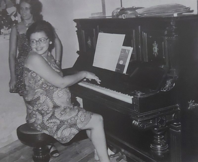 Gr&aacute;vida, Rute ministra aula no Col&eacute;gio Cora&ccedil;&atilde;o de Jesus – Foto: Divulga&ccedil;&atilde;o/ND