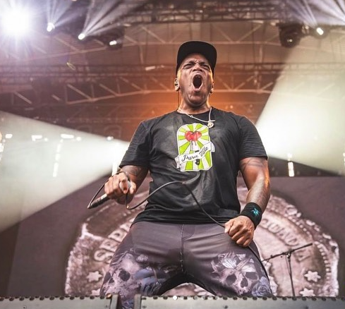 Banda com carreira consolidada nacionalmente e internacionalmente – Foto: Instagram