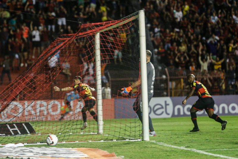 Chapecoense perde para o Sport em Recife