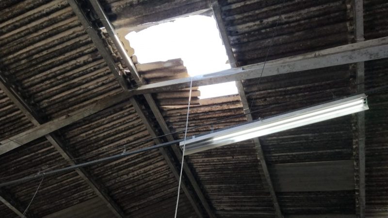 Homem caiu de uma altura de oito metros em Brusque. – Foto: Divulga&ccedil;&atilde;o/Corpo de Bombeiros de Brusque/ND