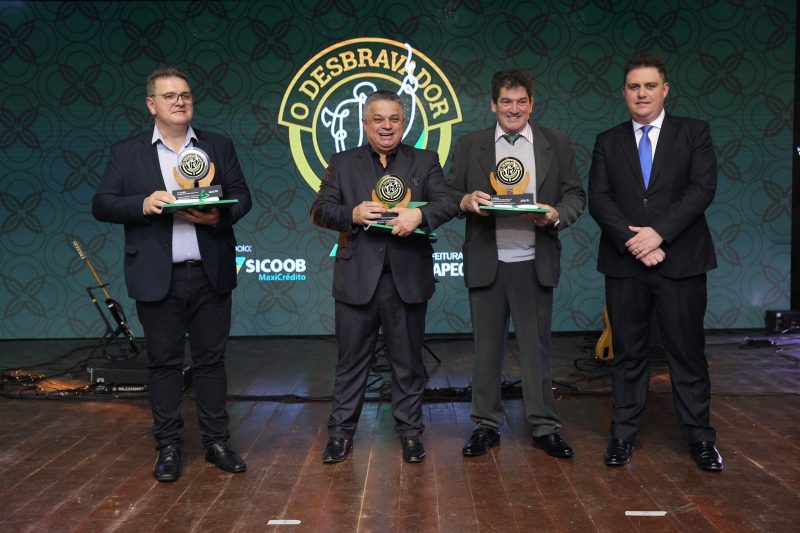 O prefeito de Chapecó, João Rodrigues (PSD), parabenizou os representantes do setor produtivo. “Graças ao espírito empreendedor de vocês, a um povo trabalhador, Chapecó chegou no patamar de quarta economia do estado de Santa Catarina, com movimento econômico próximo de R$ 10 bilhões”. – Foto: Leandro Schmidt/Prefeitura de Chapecó/ND