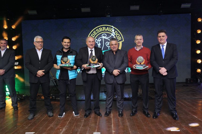 O Diretor de Desenvolvimento Econômico, Elio Francisco Cella, disse que o evento mostrou a grandeza da economia do município, que abre entre 500 e 600 empresas por mês e somente no primeiro semestre ampliou 3,5 mil vagas de emprego, chegando a 94,9 mil trabalhadores com carteira assinada. – Foto: Leandro Schmidt/Prefeitura de Chapecó/ND