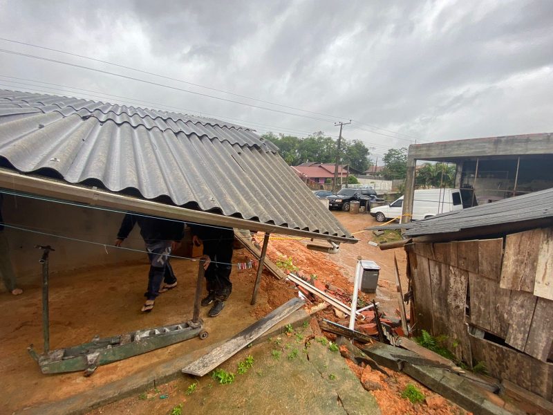 Passagem de ciclone causa rastro de destrui&ccedil;&atilde;o em cidades do Vale – Foto: Mois&eacute;s Stuker/NDTV