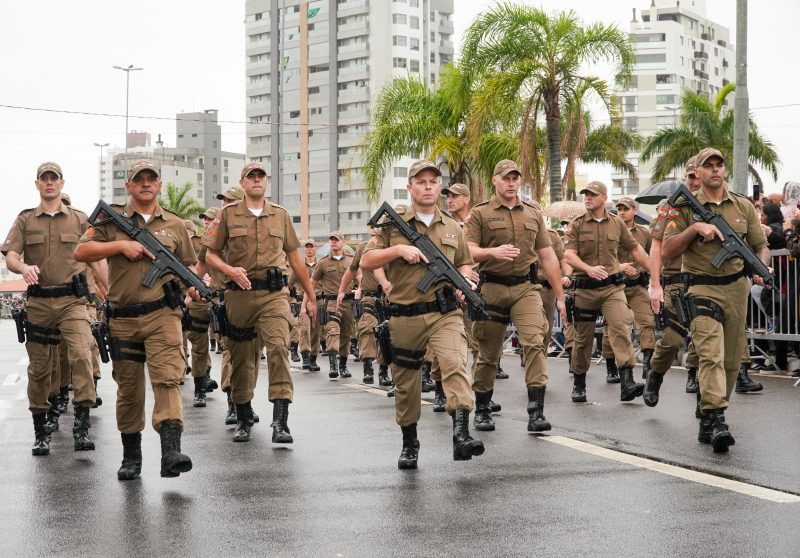 Desfile cívico-militar de 7 de setembro em Florianópolis