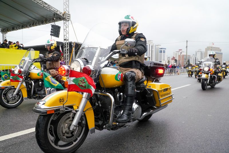Desfile cívico-militar de 7 de setembro em Florianópolis
