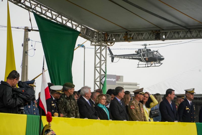 Desfile cívico-militar de 7 de setembro em Florianópolis