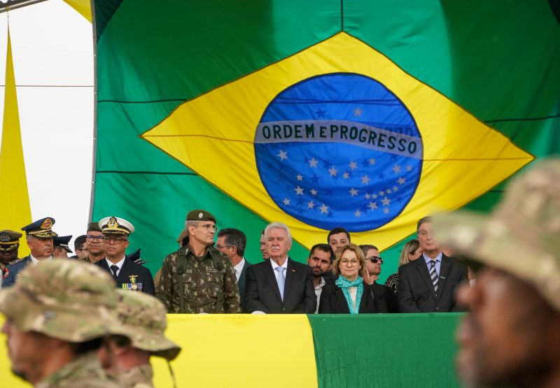 Desfile cívico-militar de 7 de setembro em Florianópolis