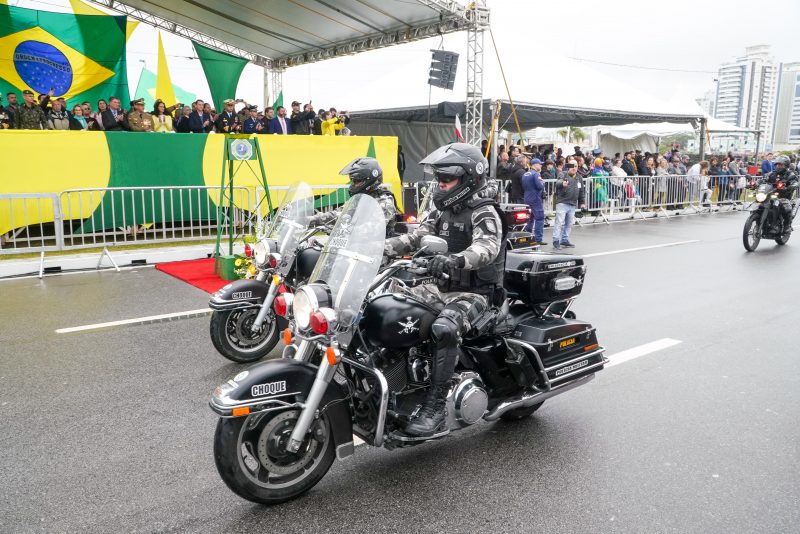 Desfile cívico-militar de 7 de setembro em Florianópolis