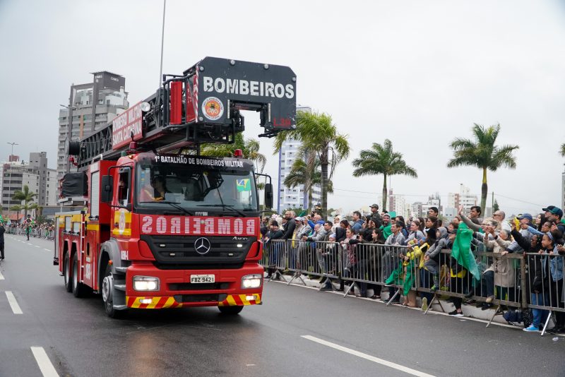 Desfile cívico-militar de 7 de setembro em Florianópolis